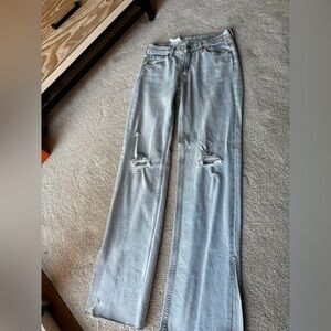 GAP Women's 90s Loose Mid-Rise Light Wash Ripped Jeans with Slit at the Hem